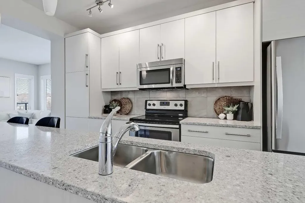 501 River Heights Drive Cochrane AB T4C 2L3