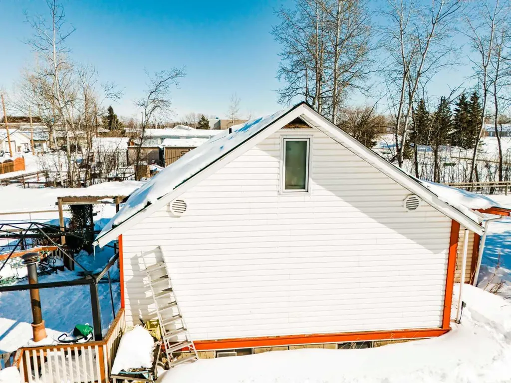 5008 Tardiff Avenue Fort Vermilion AB T0H 1N0