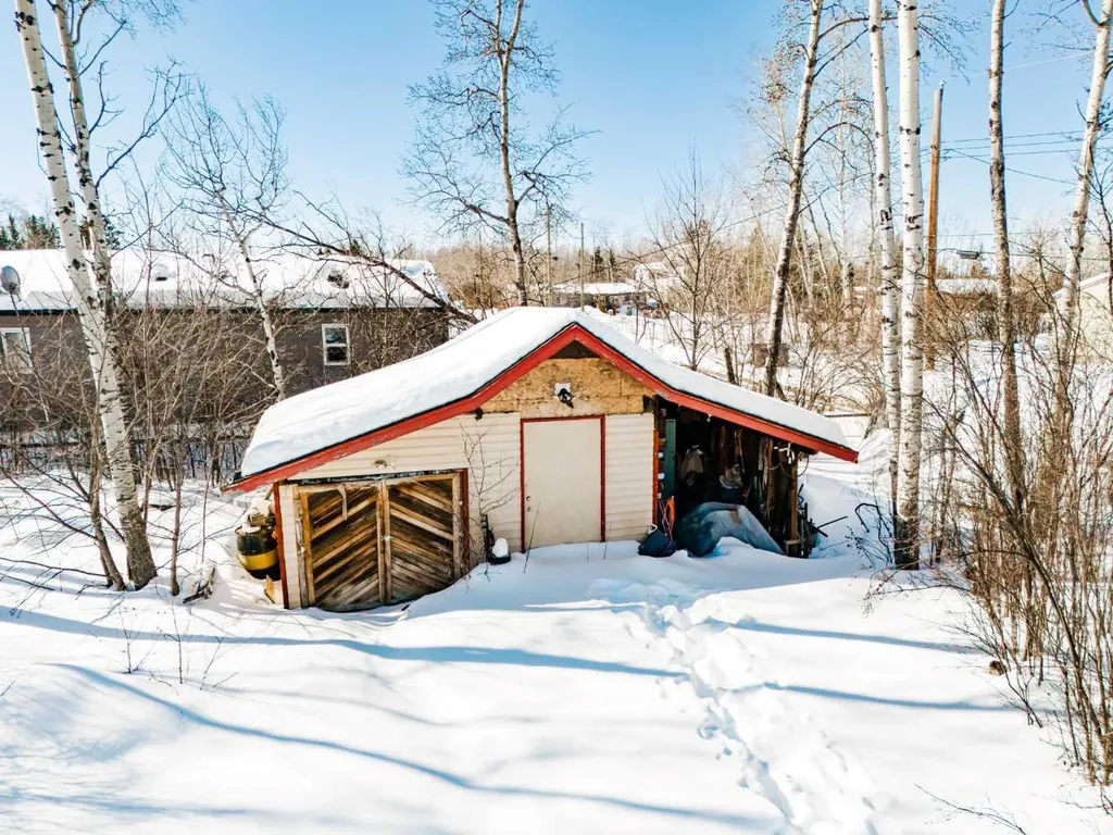 5008 Tardiff Avenue Fort Vermilion AB T0H 1N0