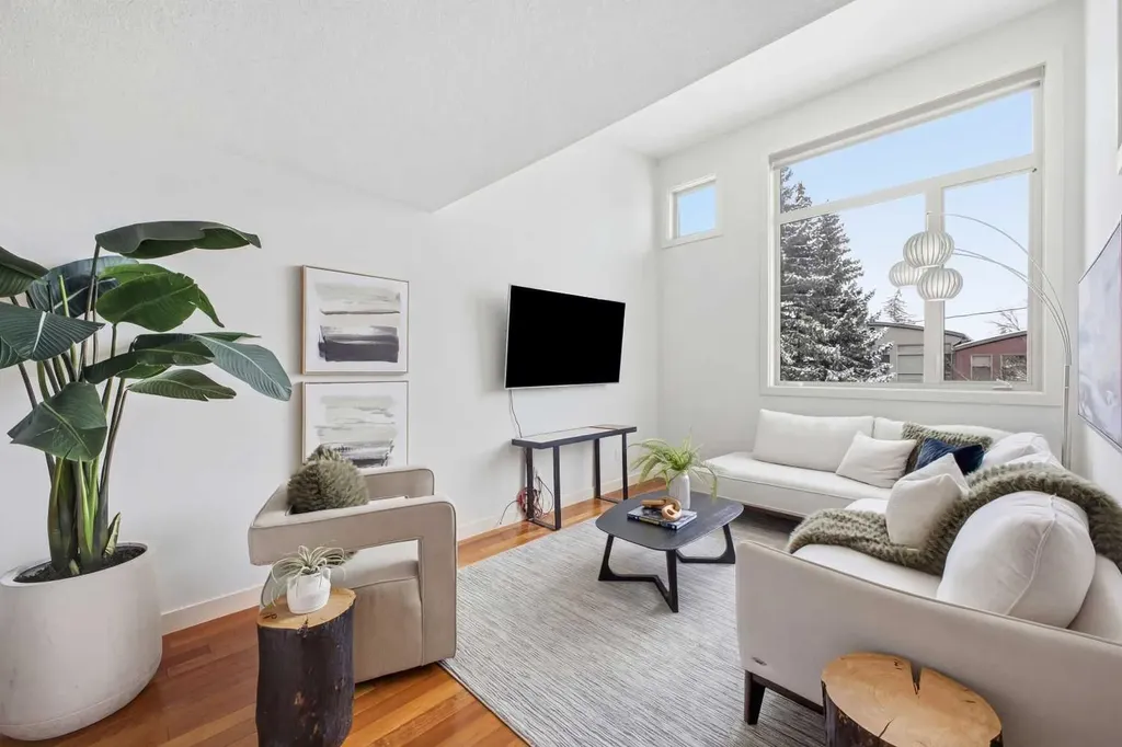 1905 27 Avenue SW Calgary AB T2T1H4