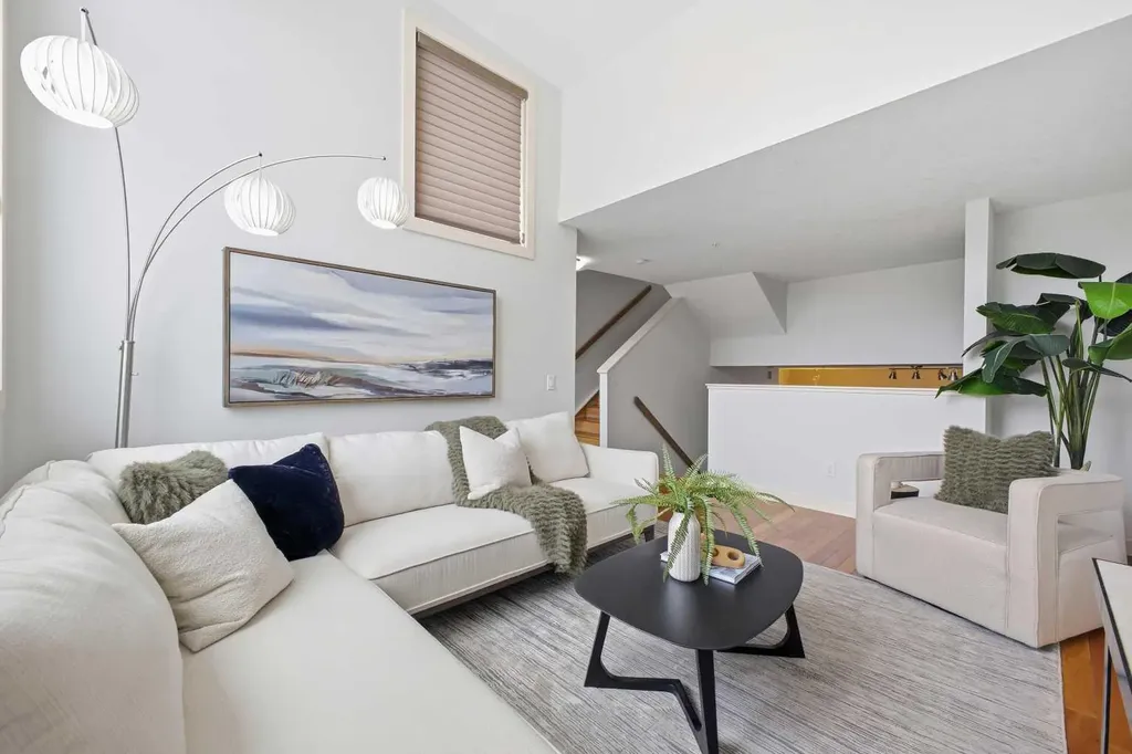 1905 27 Avenue SW Calgary AB T2T1H4
