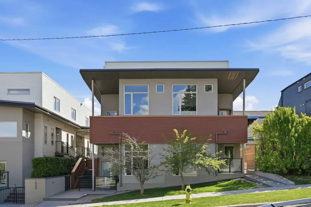 1905 27 Avenue SW Calgary AB T2T1H4