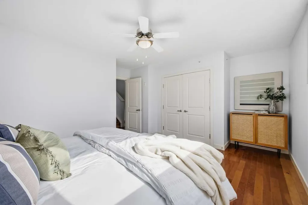 1905 27 Avenue SW Calgary AB T2T1H4