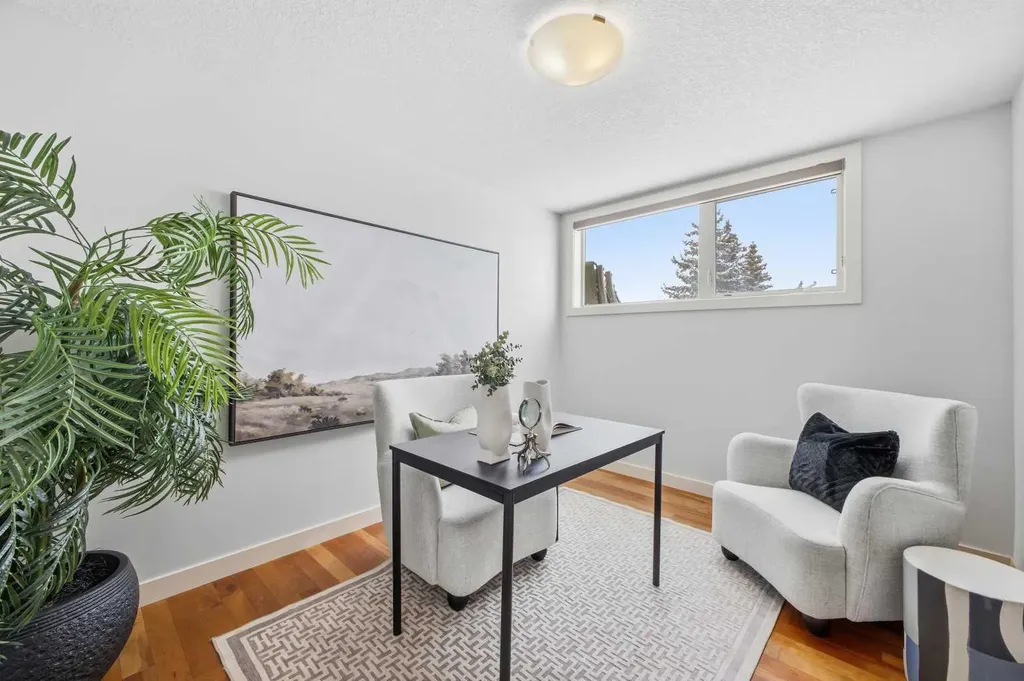 1905 27 Avenue SW Calgary AB T2T1H4