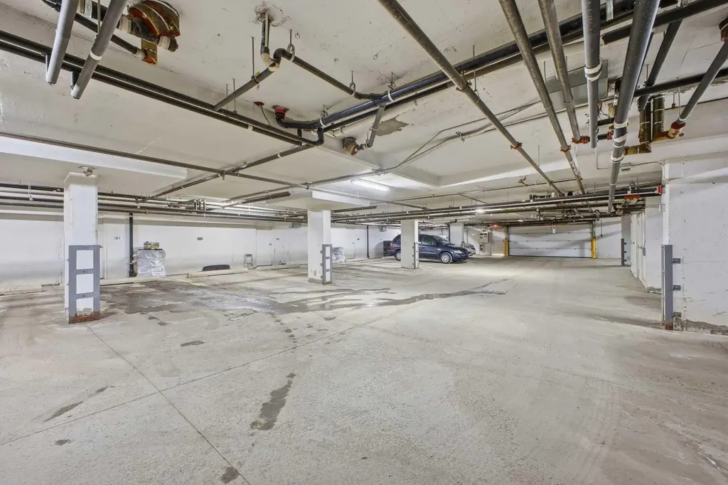 1905 27 Avenue SW Calgary AB T2T1H4