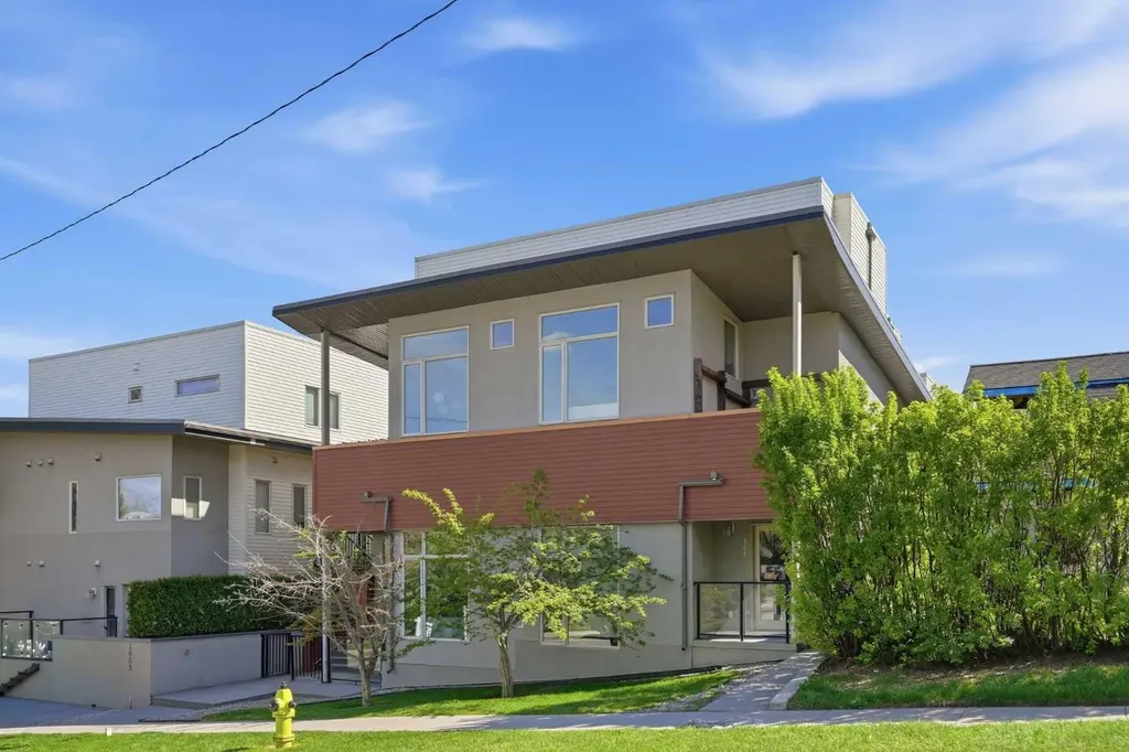 1905 27 Avenue SW Calgary AB T2T1H4