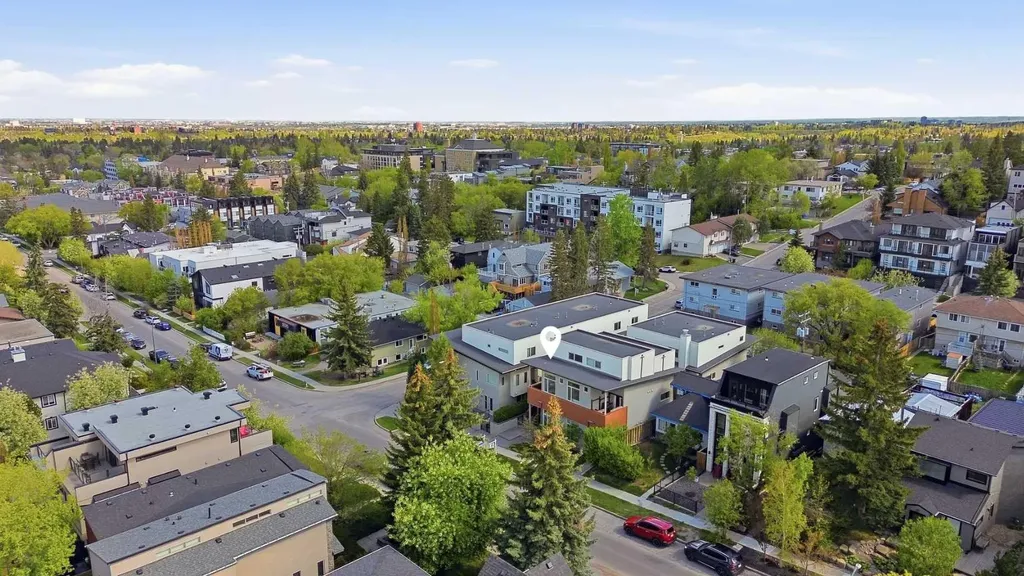 1905 27 Avenue SW Calgary AB T2T1H4