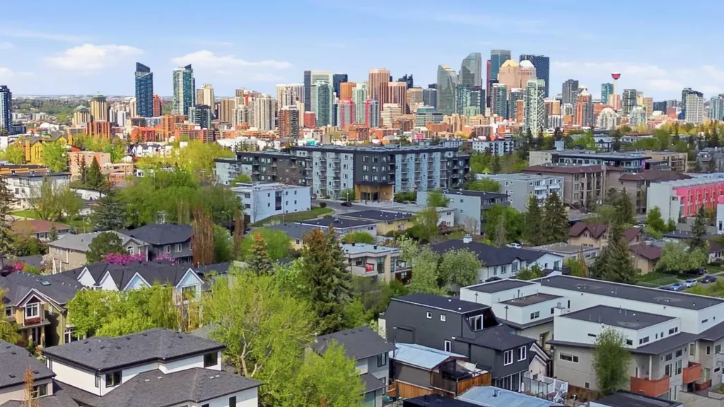1905 27 Avenue SW Calgary AB T2T1H4
