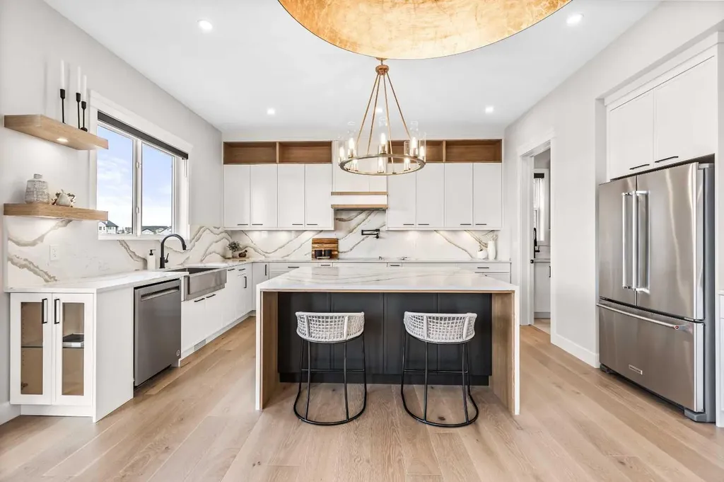 112 South Shore View Chestermere AB T1X 2R9