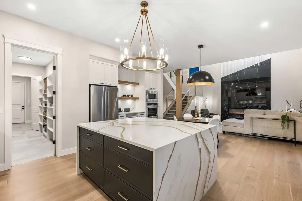 112 South Shore View Chestermere AB T1X 2R9