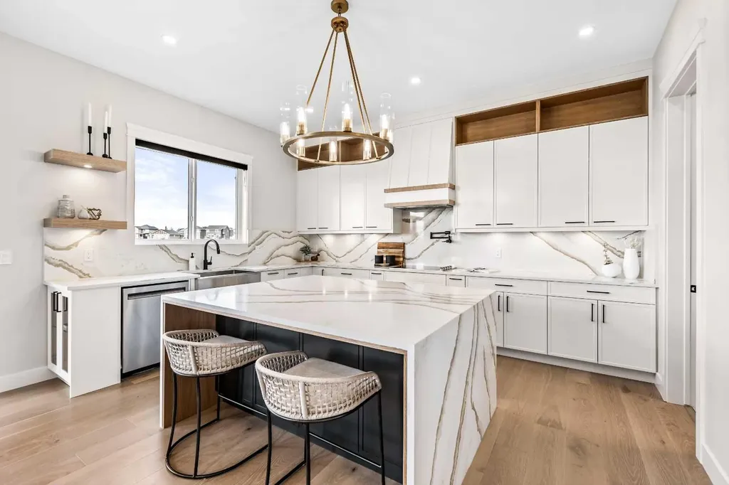 112 South Shore View Chestermere AB T1X 2R9