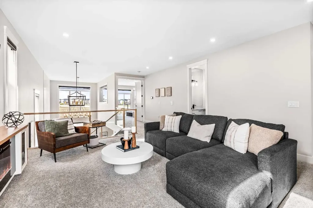 112 South Shore View Chestermere AB T1X 2R9