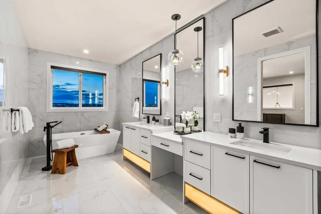 112 South Shore View Chestermere AB T1X 2R9