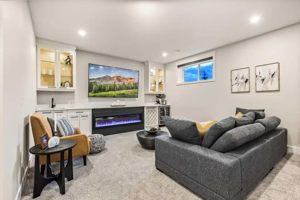 112 South Shore View Chestermere AB T1X 2R9