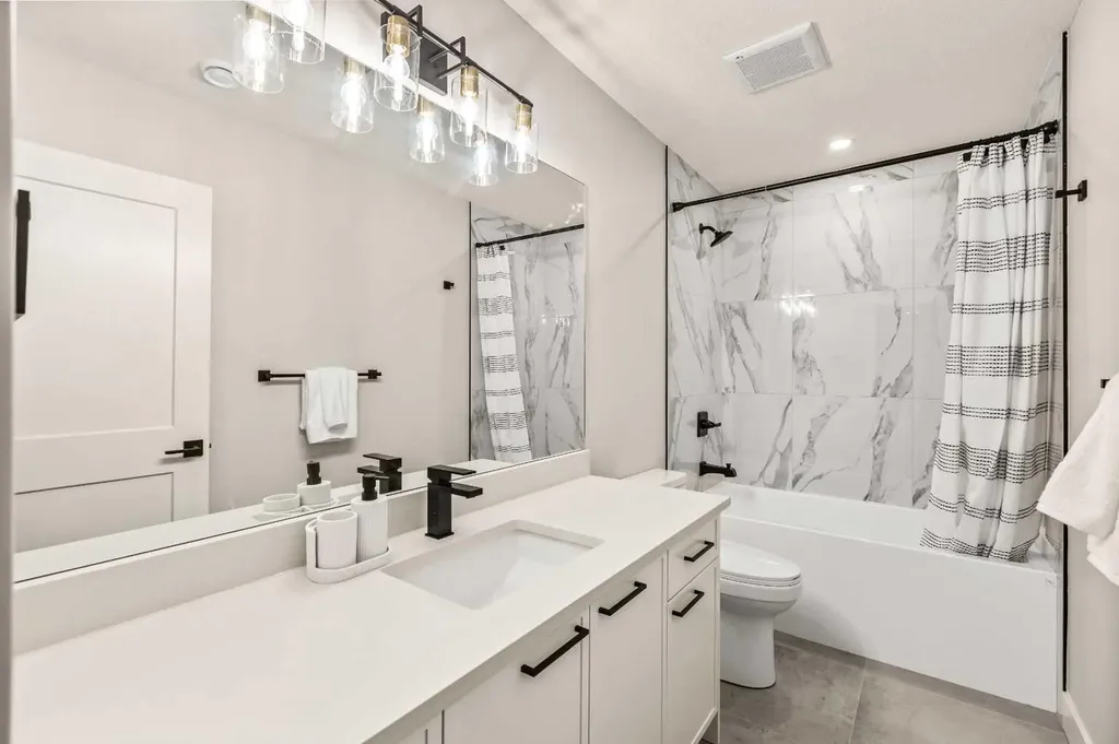 112 South Shore View Chestermere AB T1X 2R9