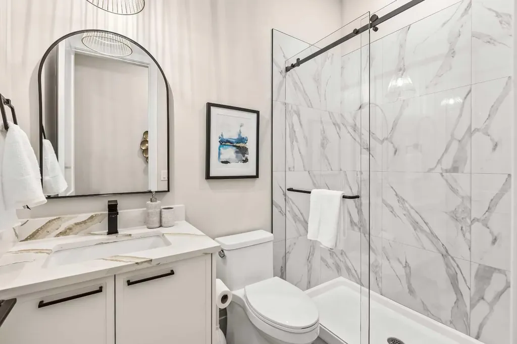 112 South Shore View Chestermere AB T1X 2R9