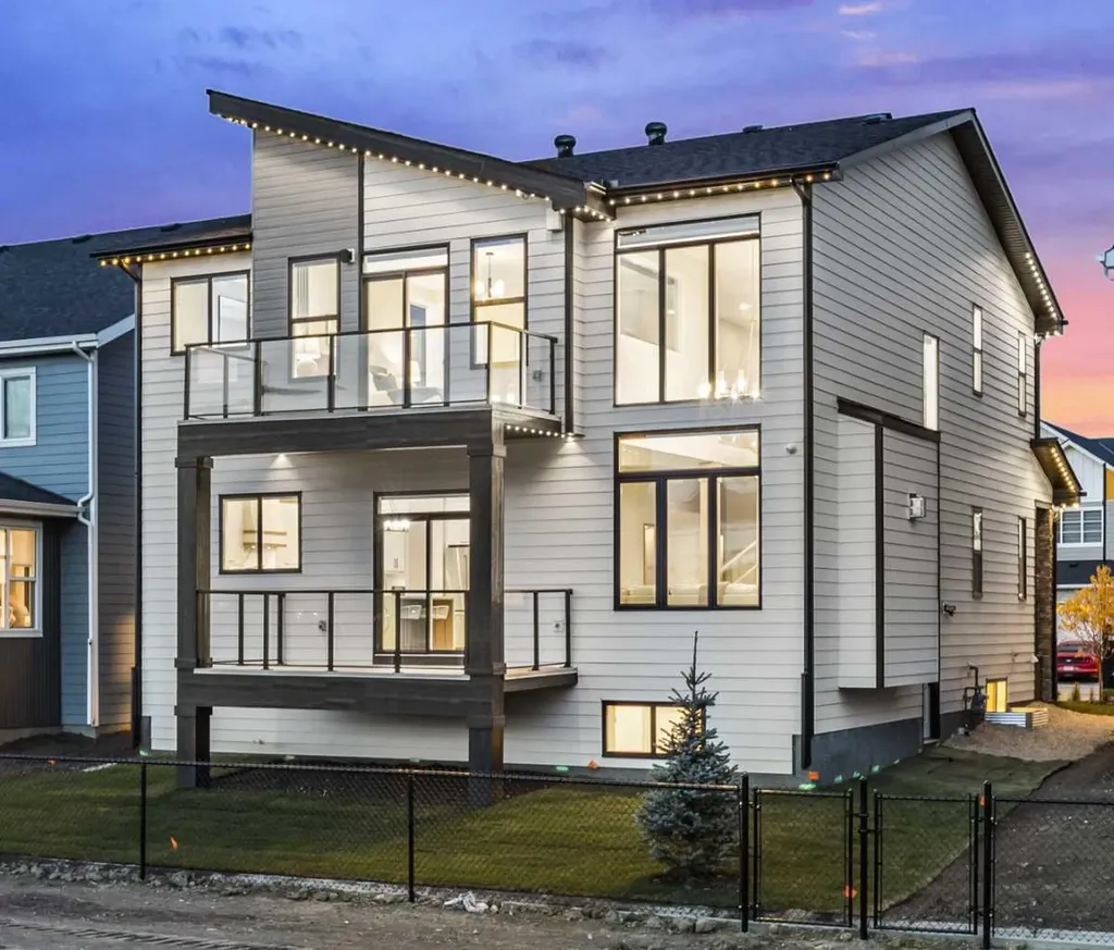 112 South Shore View Chestermere AB T1X 2R9