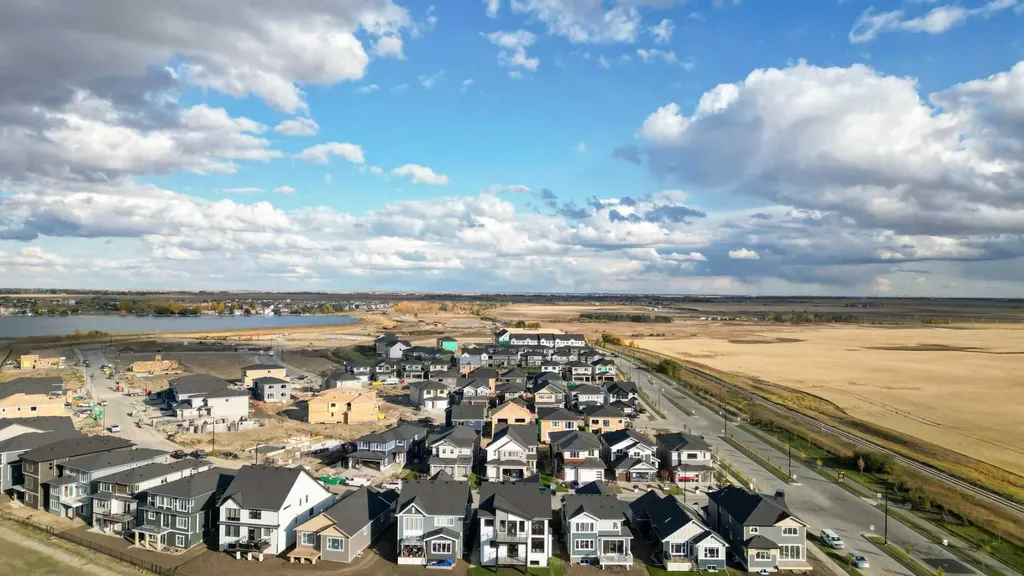 112 South Shore View Chestermere AB T1X 2R9