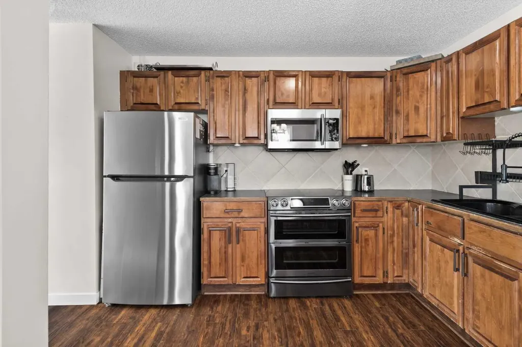 66 Elston Place SE Airdrie AB T4B 1B3