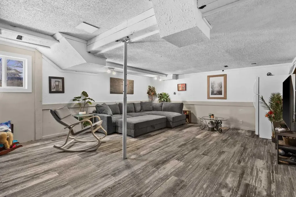 66 Elston Place SE Airdrie AB T4B 1B3