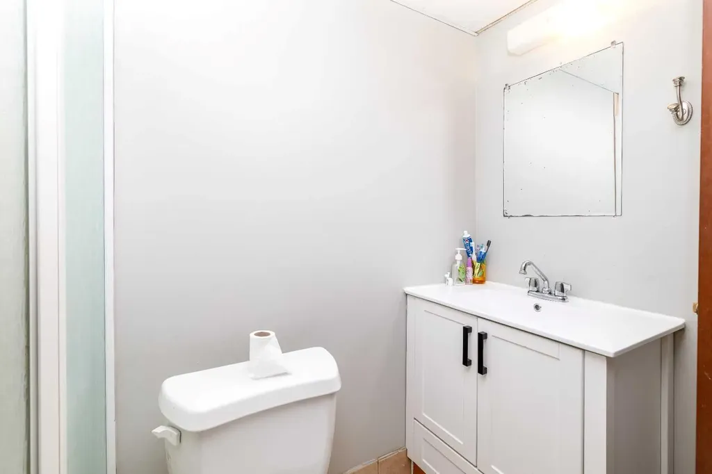 6343 58 Avenue W Red Deer AB T4P 1J1