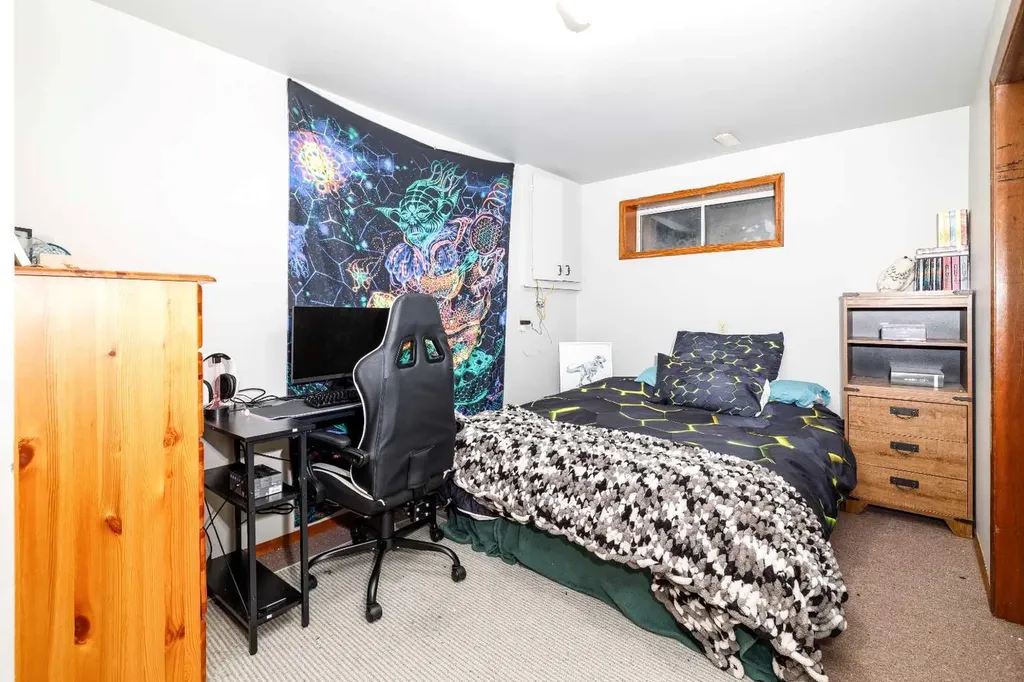 6343 58 Avenue W Red Deer AB T4P 1J1