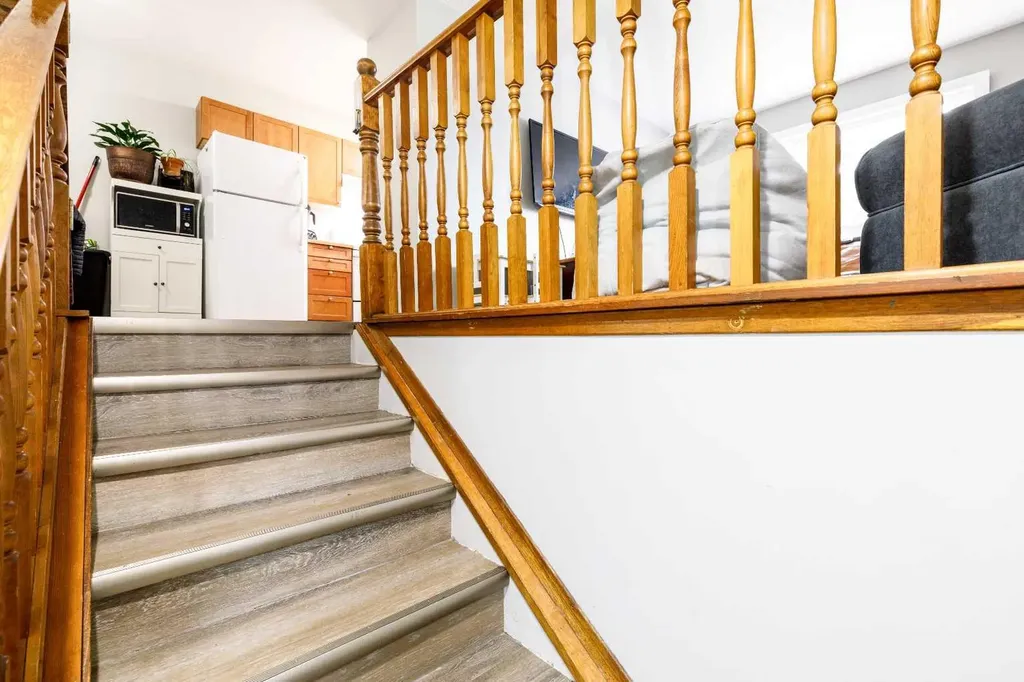6343 58 Avenue W Red Deer AB T4P 1J1
