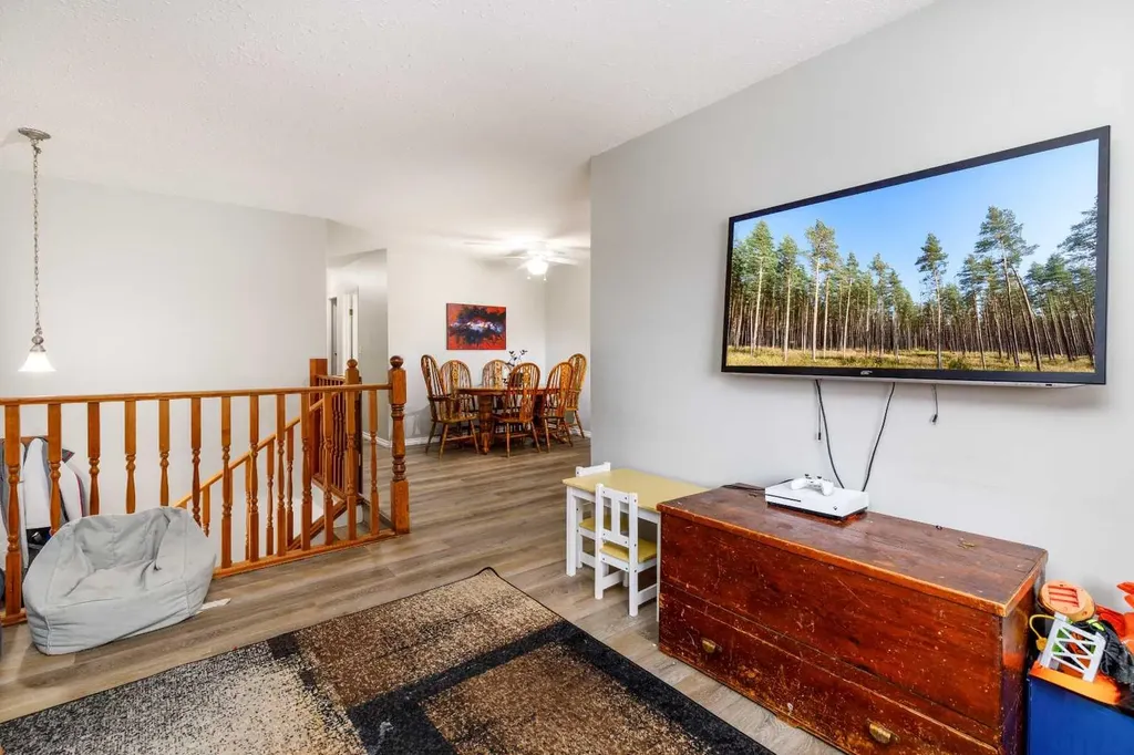 6343 58 Avenue W Red Deer AB T4P 1J1