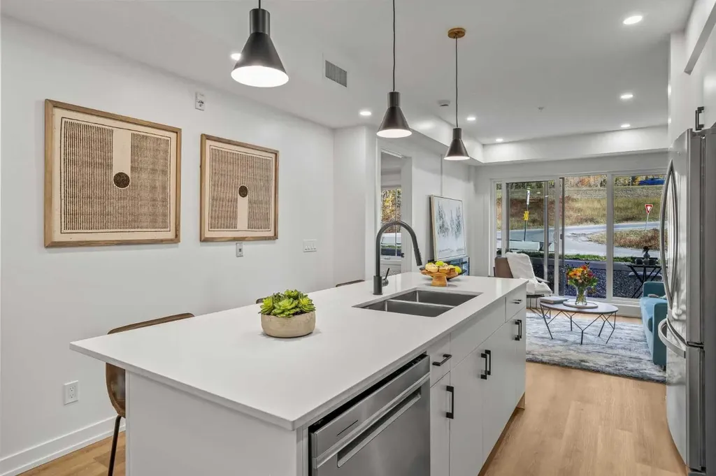 1717A Mountain Avenue Canmore AB T1W 2W1