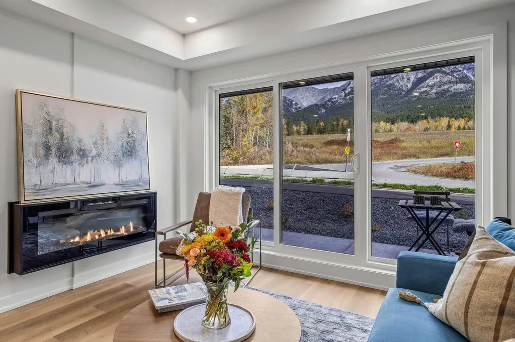1717A Mountain Avenue Canmore AB T1W 2W1