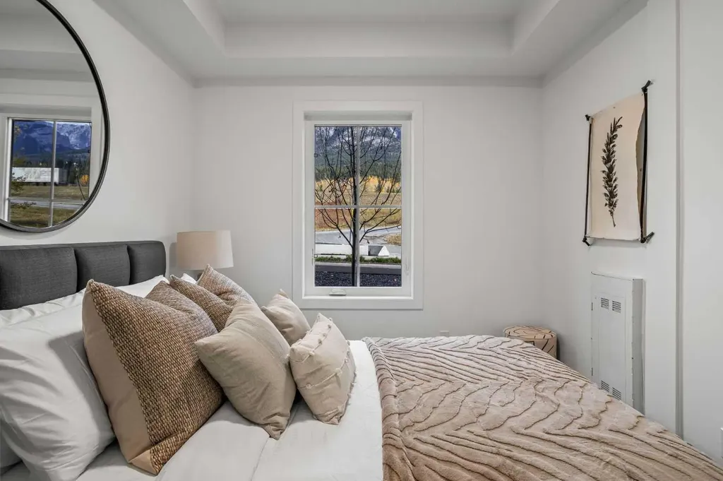 1717A Mountain Avenue Canmore AB T1W 2W1
