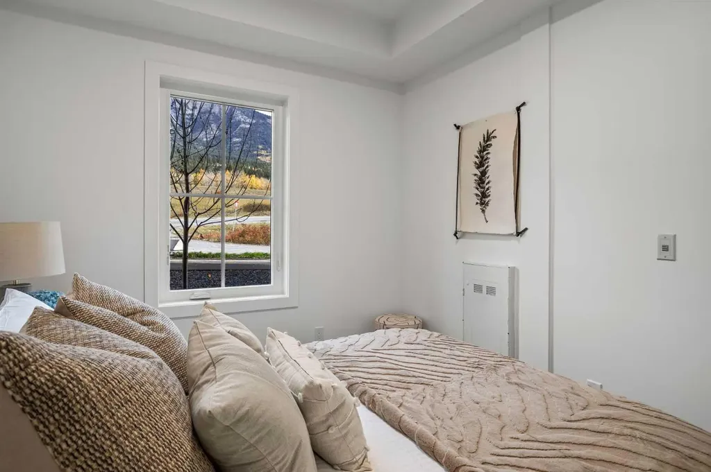 1717A Mountain Avenue Canmore AB T1W 2W1