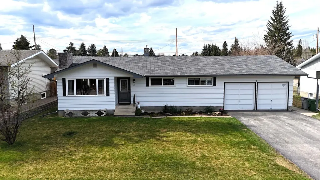 4230 5 Avenue Edson AB T7E 1A5