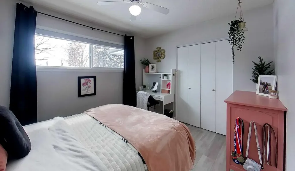 4230 5 Avenue Edson AB T7E 1A5