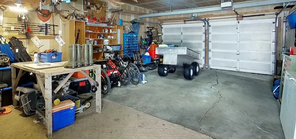 4230 5 Avenue Edson AB T7E 1A5