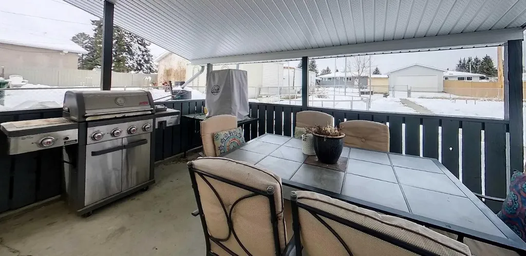 4230 5 Avenue Edson AB T7E 1A5