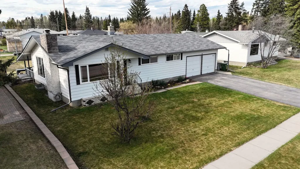 4230 5 Avenue Edson AB T7E 1A5