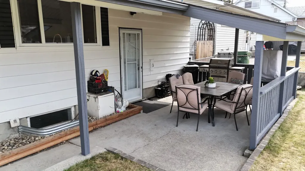 4230 5 Avenue Edson AB T7E 1A5