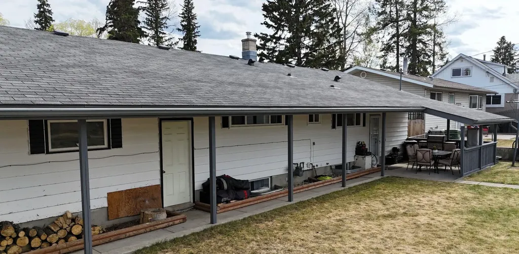4230 5 Avenue Edson AB T7E 1A5