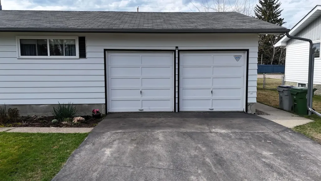 4230 5 Avenue Edson AB T7E 1A5