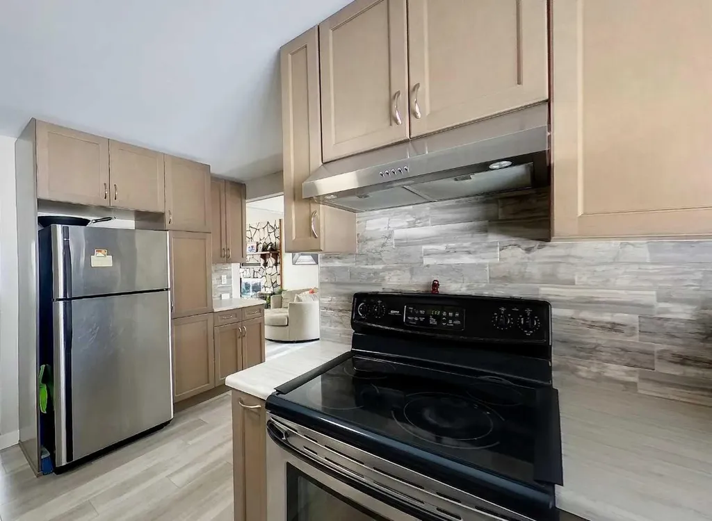 4230 5 Avenue Edson AB T7E 1A5