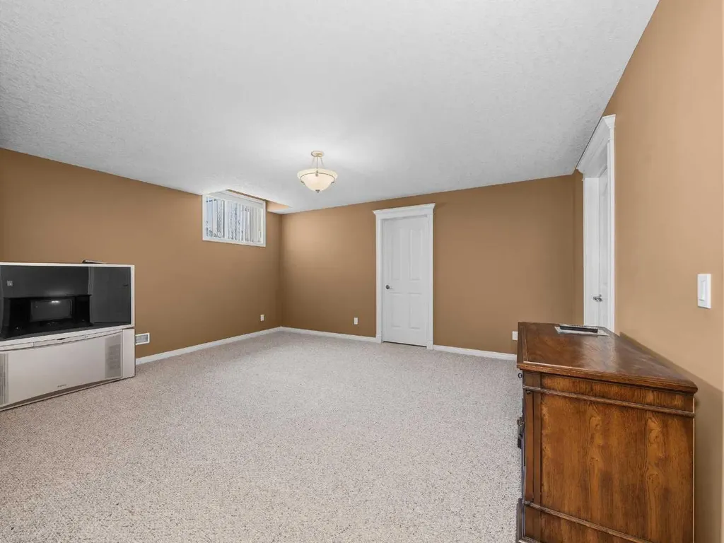 157 Valley Creek Place NW Calgary AB T3B 5V1