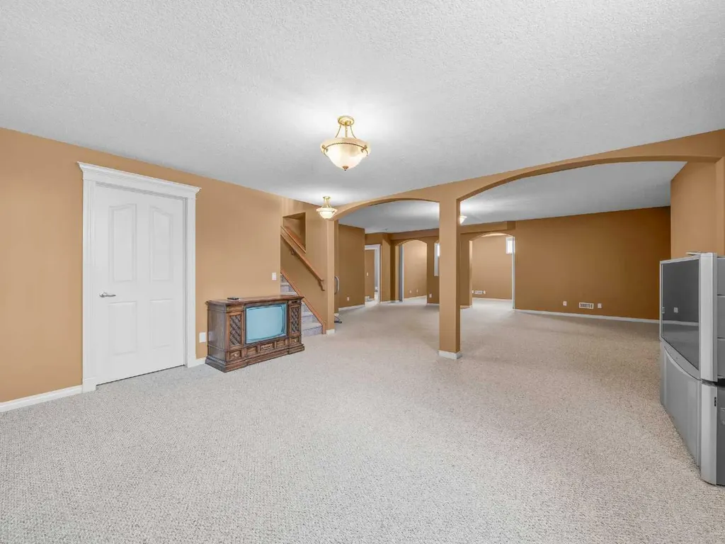 157 Valley Creek Place NW Calgary AB T3B 5V1
