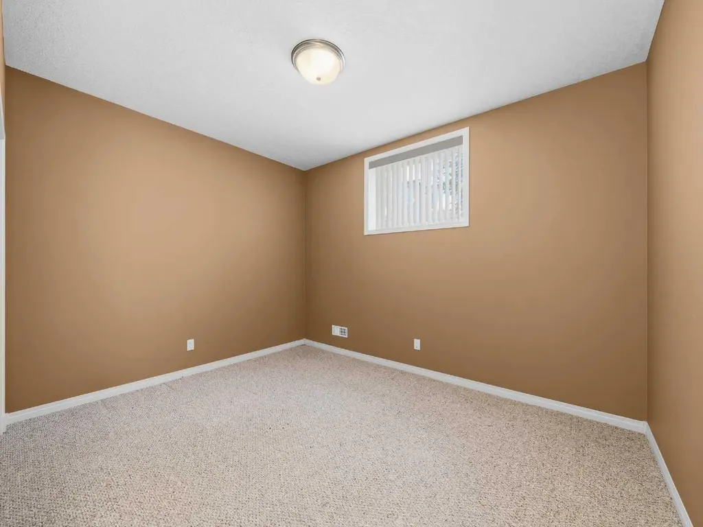 157 Valley Creek Place NW Calgary AB T3B 5V1