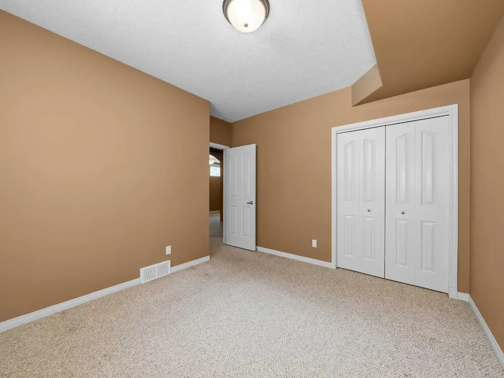 157 Valley Creek Place NW Calgary AB T3B 5V1