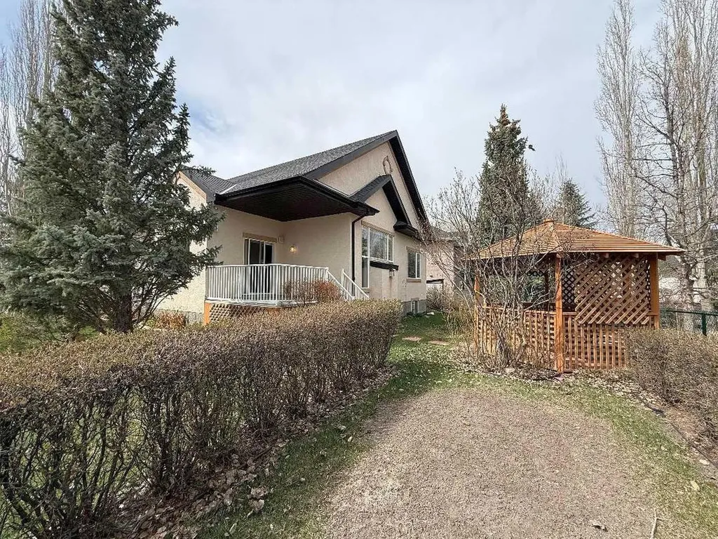157 Valley Creek Place NW Calgary AB T3B 5V1