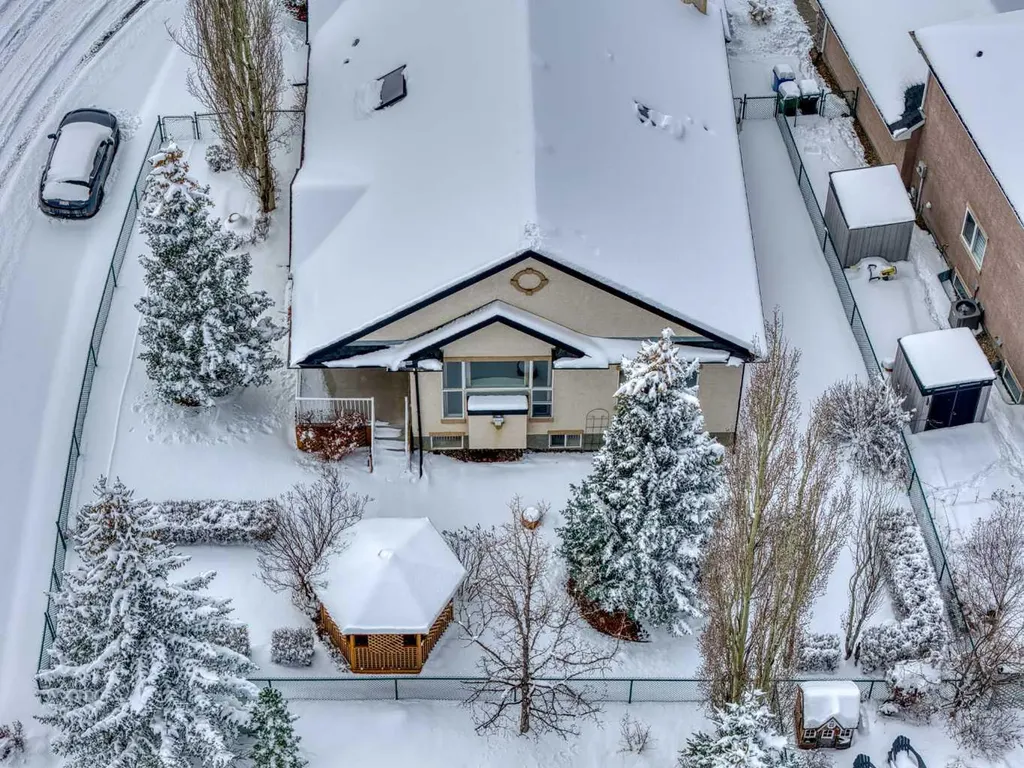157 Valley Creek Place NW Calgary AB T3B 5V1