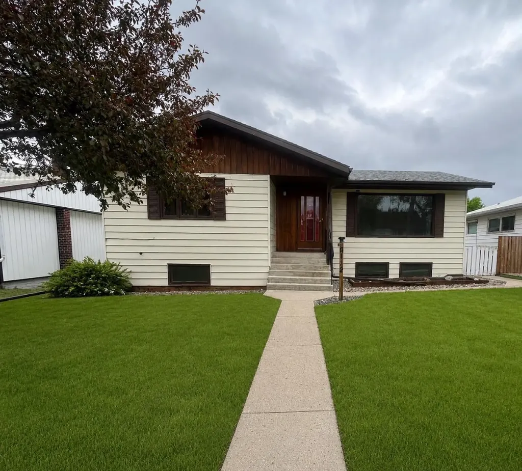 5112 55 Avenue Ponoka AB T4J 1G8