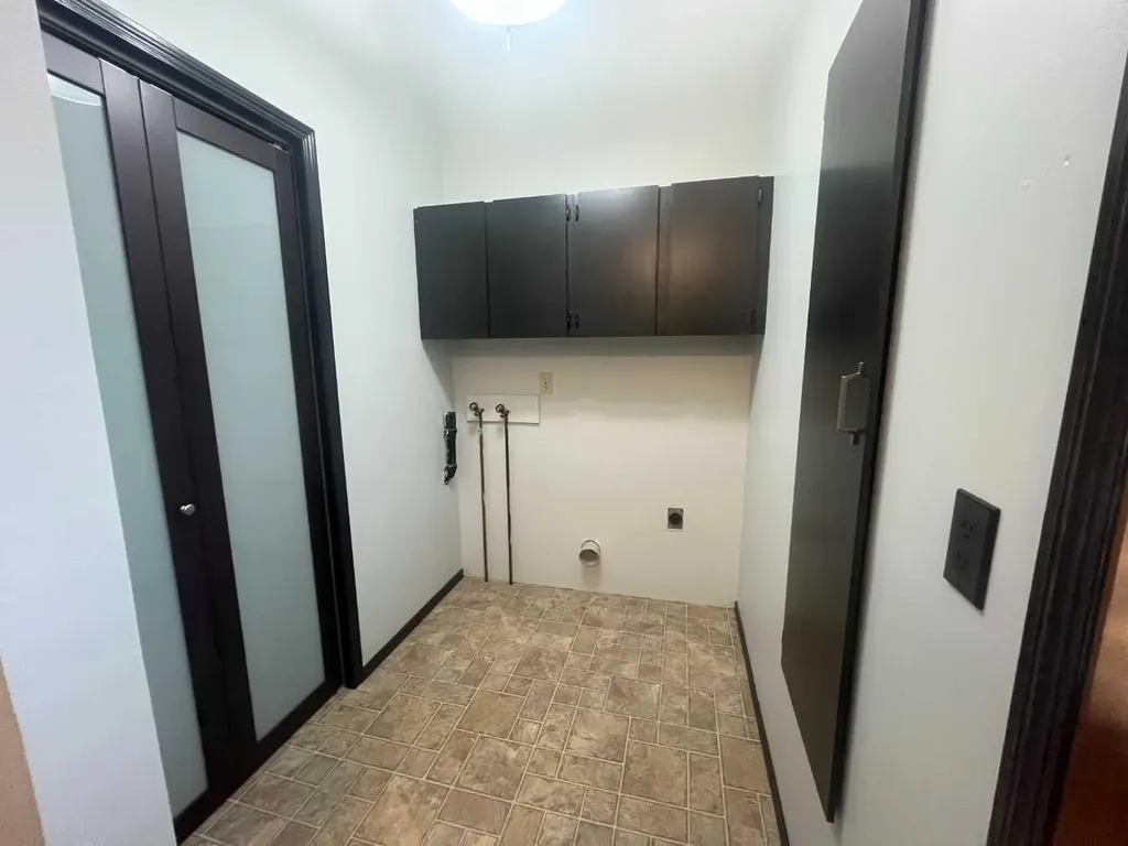 5112 55 Avenue Ponoka AB T4J 1G8