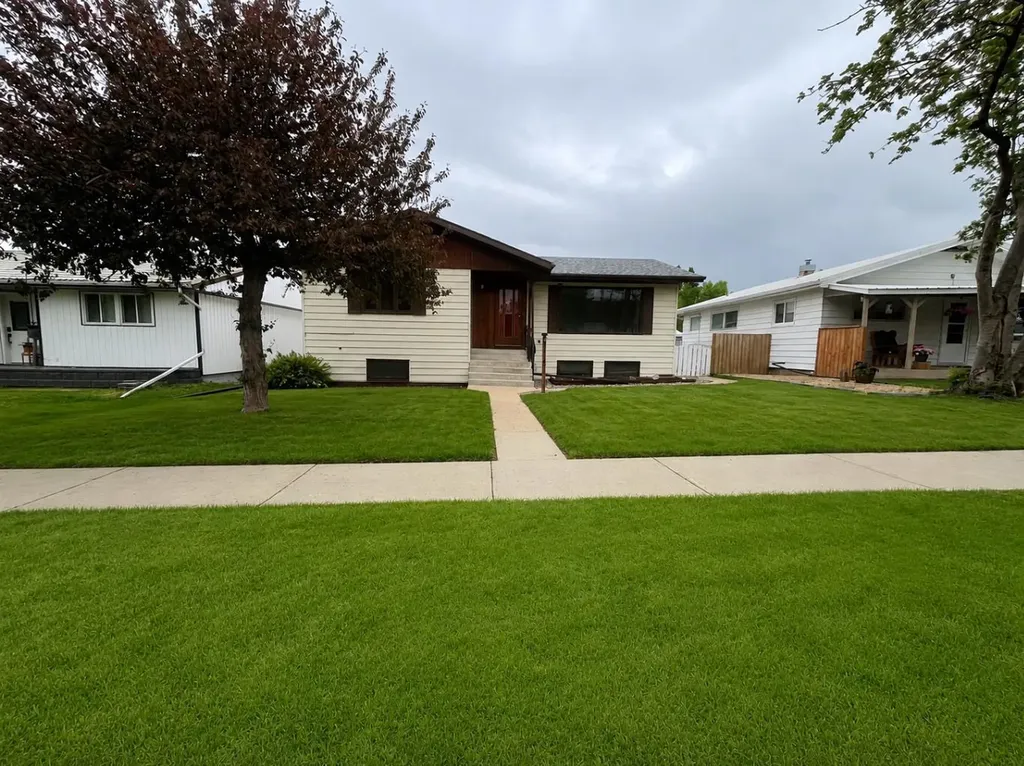 5112 55 Avenue Ponoka AB T4J 1G8